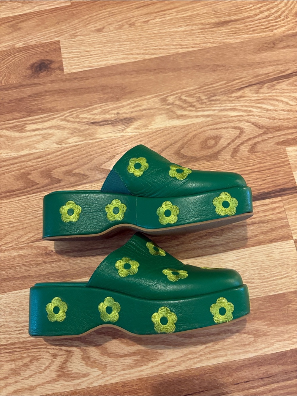 Lisa Says Gah Dakota Clogs / Green Daisy - Picture 7 of 9